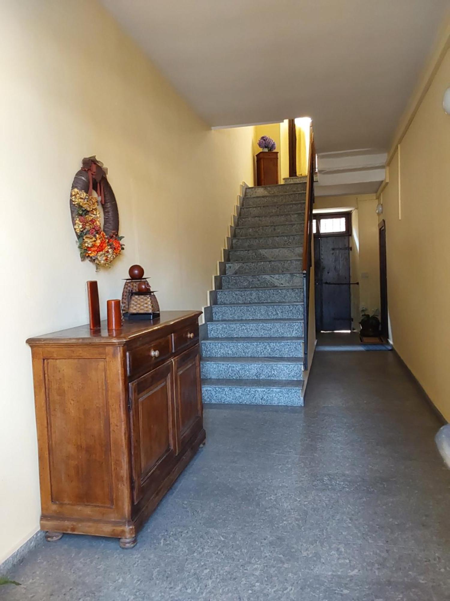 Casa Vacanze Malvarosa Casale Corte Cerro Luaran gambar